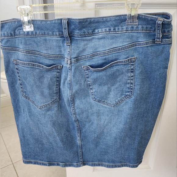 Torrid  vintage stretch denim mini skirt size 14 - Picture 4 of 4